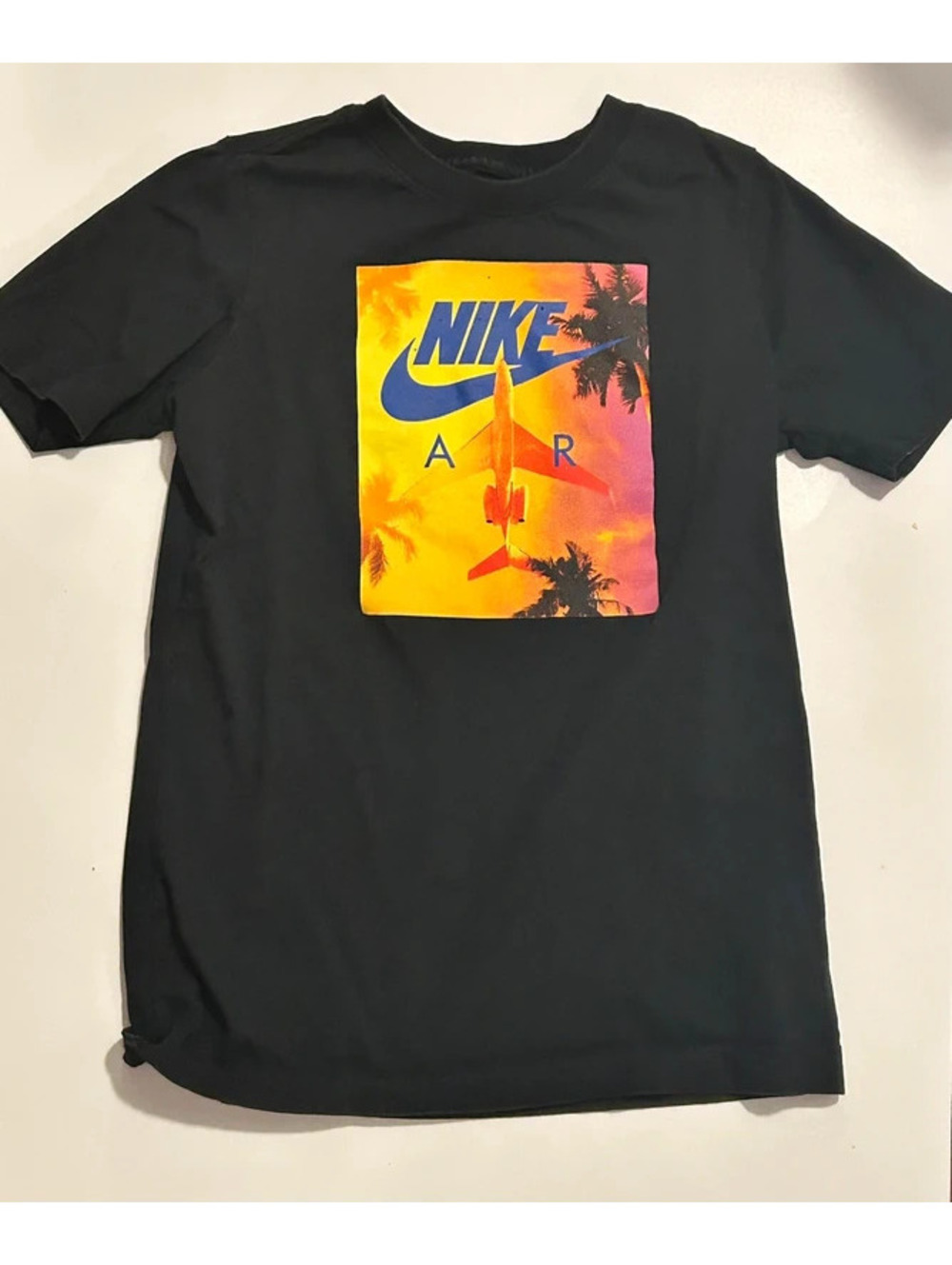 Boys Nike Air T Shirt Size M